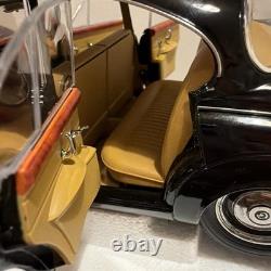 Paragon 1/18 Scale Diecast DC26324A 1967 Daimler V8 250 Black #628/3000