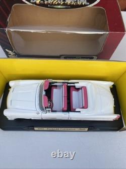 ROAD SIGNATURE 92618 118 Scale Packard Carebbean 1955 Convertible Rare Colour