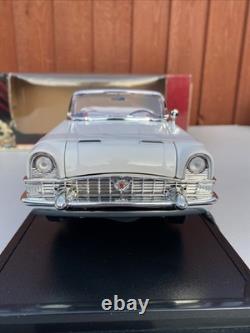 ROAD SIGNATURE 92618 118 Scale Packard Carebbean 1955 Convertible Rare Colour