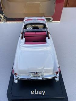 ROAD SIGNATURE 92618 118 Scale Packard Carebbean 1955 Convertible Rare Colour
