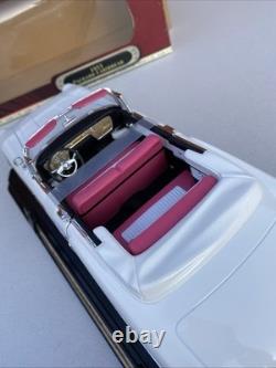 ROAD SIGNATURE 92618 118 Scale Packard Carebbean 1955 Convertible Rare Colour