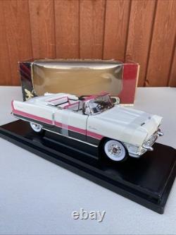ROAD SIGNATURE 92618 118 Scale Packard Carebbean 1955 Convertible Rare Colour