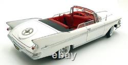 Road Signature 1/18 Scale Diecast 20138 1961 Imperial Crown White