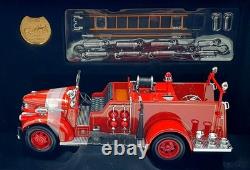 Road Signature 1/24 Scale 20068 1941 GMC Firetruck Red