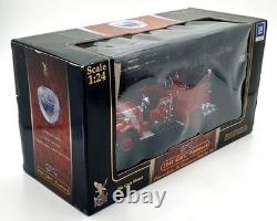 Road Signature 1/24 Scale 20068 1941 GMC Firetruck Red