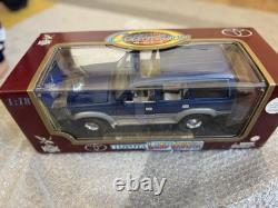 Road legends 1 18 scale Toyota Land Cruiser