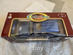 Road legends 1 18 scale Toyota Land Cruiser