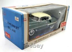 Sun Star 1/18 Scale Diecast 1602 1953 Chevrolet Bel Air Green/Cream