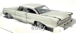 Sun Star 1/18 Scale Diecast 5247 1959 Oldsmobile 98 Hard Top Silver