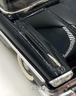 Sun Star 1/18 Scale Diecast 5272 1958 Ford Fairlane 500 Hardtop Raven Black