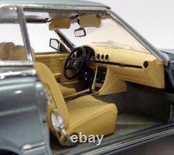 Sun Star 1/18 Scale Model Car 4666 Mercedes Benz 350 SL Blue Grey
