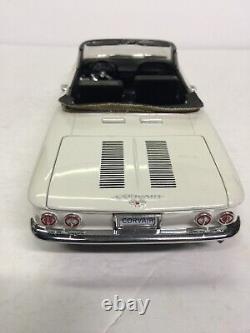 Sun Star 118 Scale 1963 Chevy Corvair Convertible Diecast Model Car