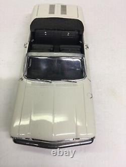 Sun Star 118 Scale 1963 Chevy Corvair Convertible Diecast Model Car