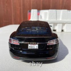 Tesla Model S P100D 118 Scale Diecast Model Car Black New In Box
