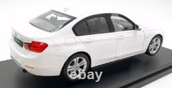 Welly 1/18 Scale Diecast 18043W BMW 335i Saloon White