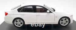 Welly 1/18 Scale Diecast 18043W BMW 335i Saloon White