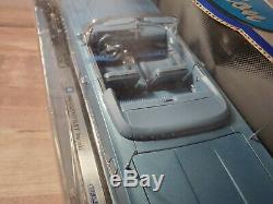 Welly 1963 Chevy Impala Convertible 118 Scale Diecast Model Car Blue