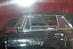 YET MING ROAD SIGNATURE 20078 118th SCALE 1956 FORD CONTINENTAL MK II BLACK